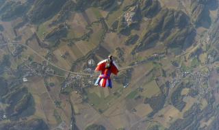 翼装飞行是什么,如何进行着陆 翼装飞行天门山摔死